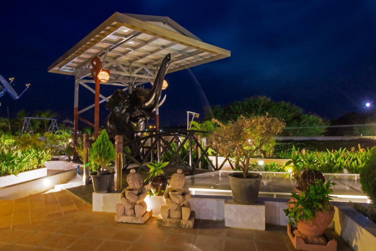 באגאן Sky View Hotel מראה חיצוני תמונה