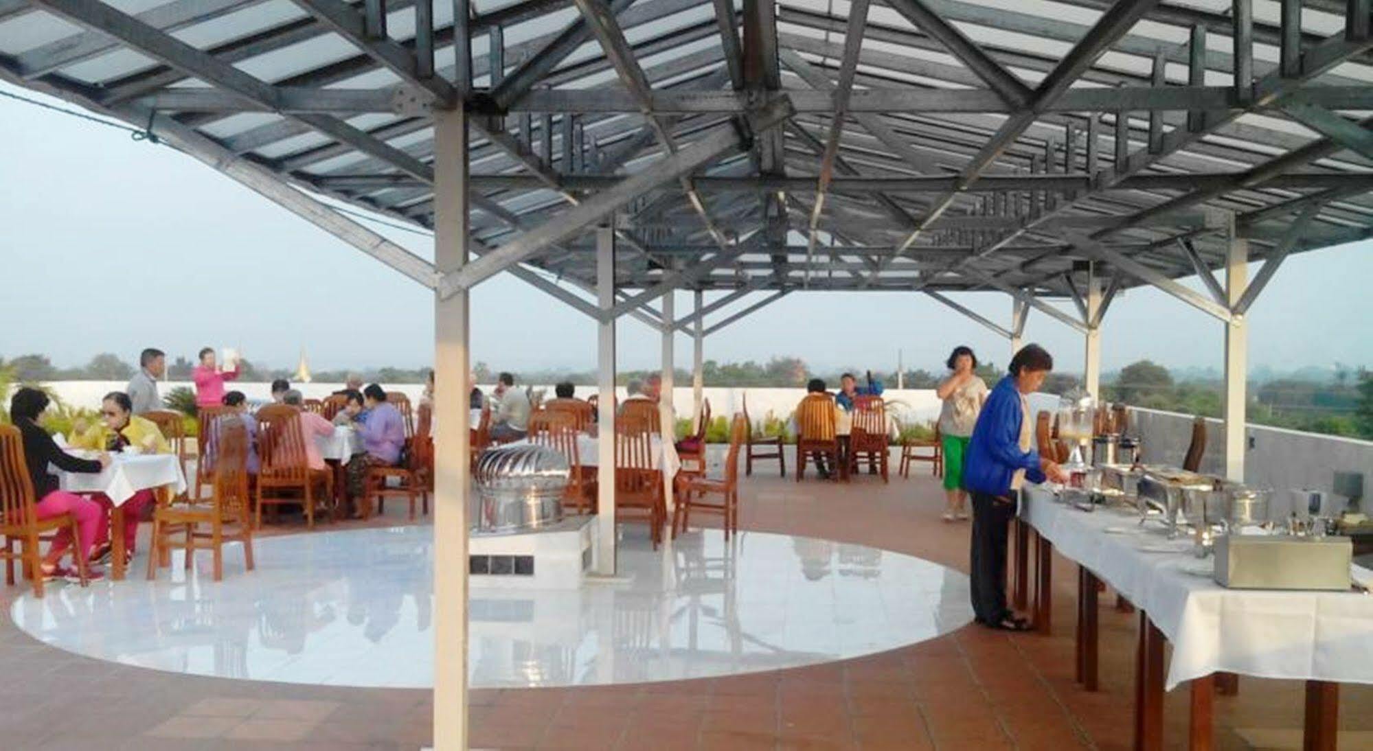 באגאן Sky View Hotel מראה חיצוני תמונה